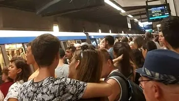 Călătorii au crezut că nu văd bine. Cine se plimba cu metroul prin București: sunt chiar ei