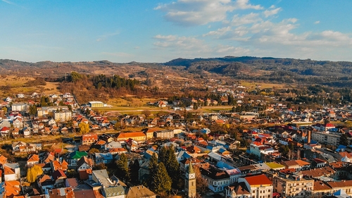 Orașul din România în care un apartament cu 3 camere costă doar 9.999 euro acum, în august 2026