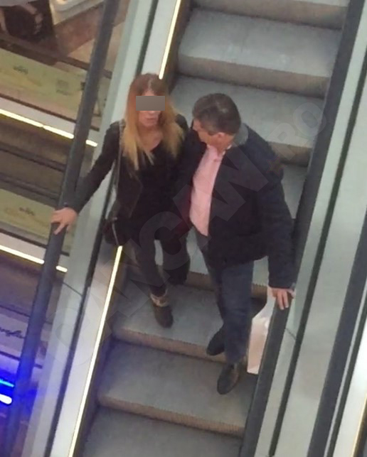 Fostul şef de la „Domeniile Statului” iubeşte cu năbădăi: a tras-o de păr în mall!