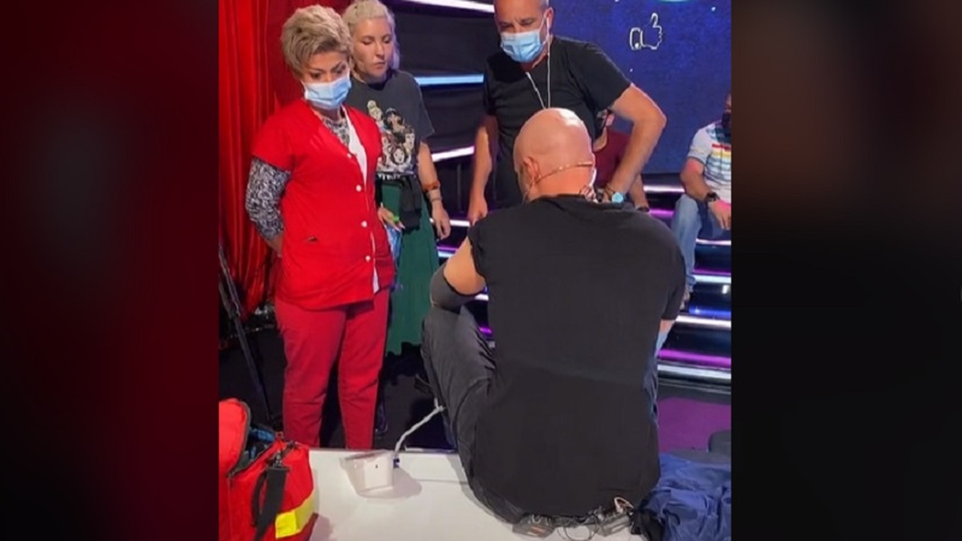Scene de groază în platoul emisiunii ”iUmor”! Mihai Bendeac a cerut ajutorul echipei medicale