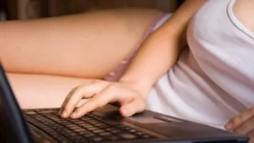 Doi studenti din Cluj, filmati in timp ce fac videochat in camin. Nu si-au imaginat vreodata ca imaginile astea vor ajunge pe net