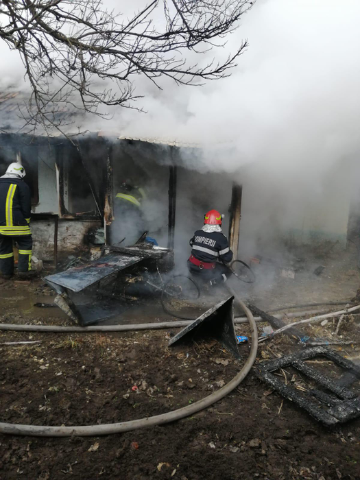 Pompierii au intervenit rapid, dar pentru femeie nu s-a mai putut face nimic