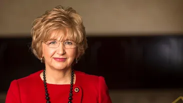 Ea stabileşte preţul carburanţilor la pompă. Aceasta e super-vila româncei cu un salariu de 20.000 E pe lună!