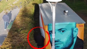 Rușinos! Ce a făcut un bărbat pe centrala din parcul IOR, pictată de Primăria Sectorului 3 cu chipul lui Mihai Bendeac