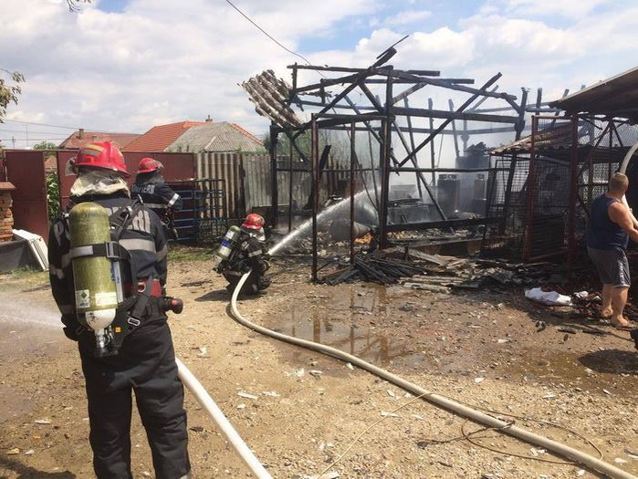 Fără intervenţia promptă a pompierului-erou, o tragedie ar fi fost greu de evitat