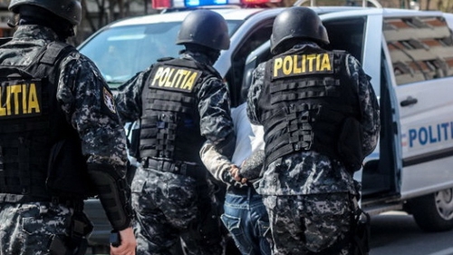 Se întâmplă în România şi nu este o poveste! Un poliţist a furat toate lemnele de foc din postul de poliţie