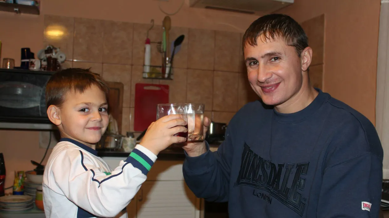 Micul Hercule, pe urmele campionului Marius Urzica! Imagini fabuloase cu Giuliano in timpul unui exercitiu ca la mondiale!