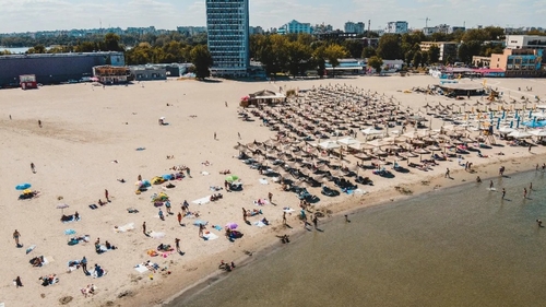 Prețurile de pe litoralul românesc sunt REVOLTĂTOARE! Cât costă o salată de vinete sau o salată de roșii cu brânză