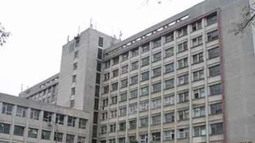 Un baietel de opt ani a murit in spital, dupa ce a fost tratat de rosu in gat, iar el avea ficatul putrezit