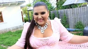 Transformare totală! Bianca Rus a scăpat de kilogramele în plus şi arată impecabil