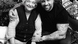 Alex Bodi este de nerecunoscut. Cum arată iubitul Biancăi Drăgușanu după ce și-a dus bunica pe ultimul drum. FOTO