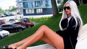 „Arăți vomitiv”. Loredana Chivu, făcută praf după ce și-a pus sâni de 2kg. Replica dură a blondinei