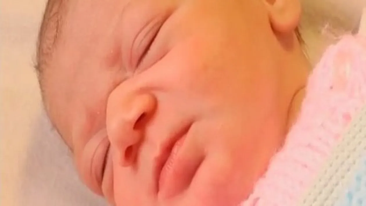 UIMITOR! UN bebelus, salvat de la moarte de un CATEL. Cum a fost posibila MINUNEA