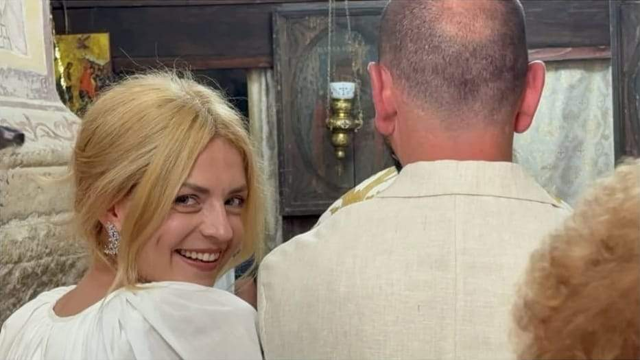 Vichi Răileanu și Adrian Ștefănescu s-au căsătorit! Primele imagini de la nunta actriței