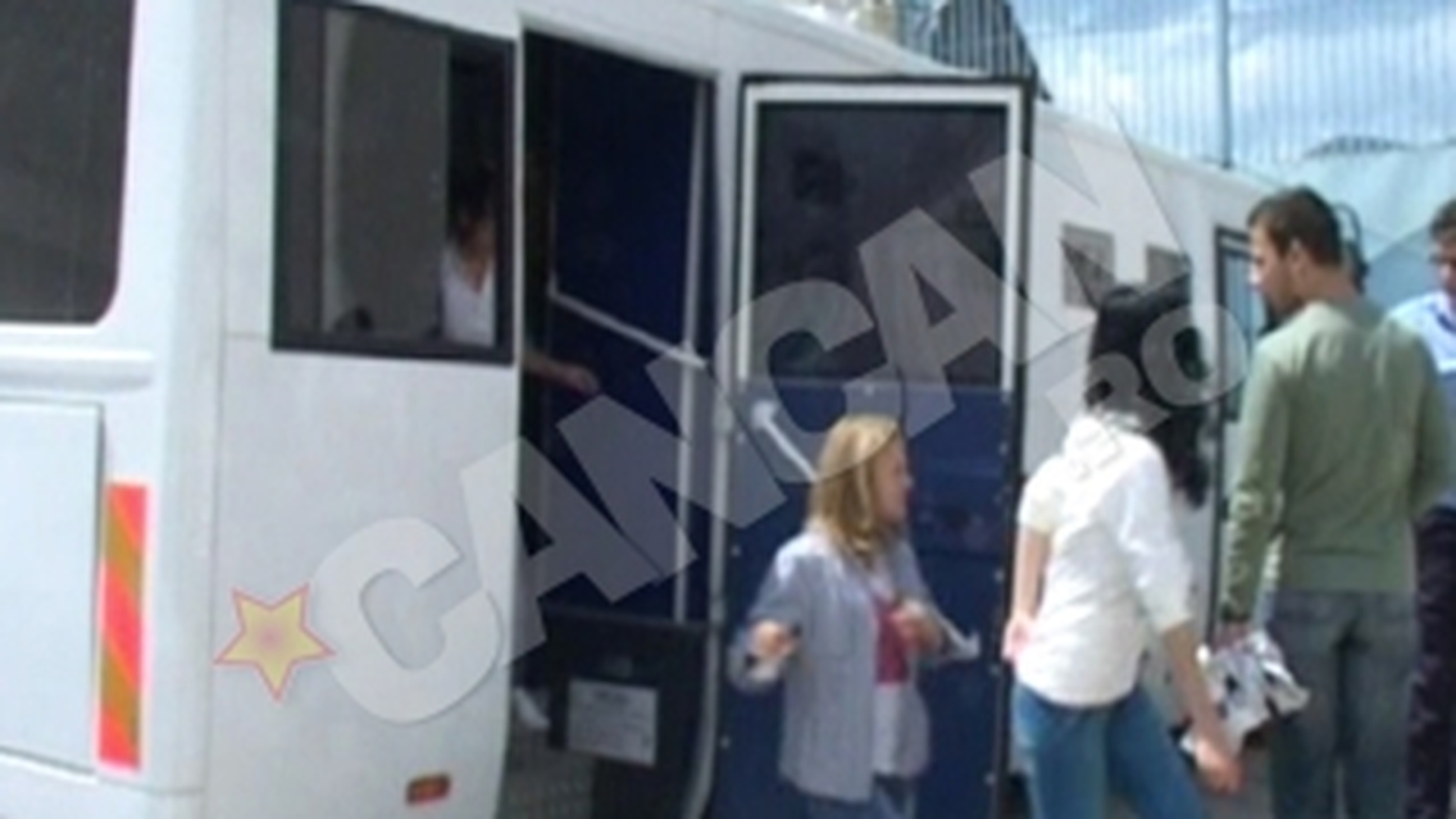 Elevi de liceu incatusati si incarcerati la penitenciar