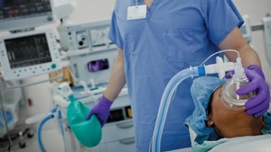 Medic suspectat că face afaceri cu morţi, la Cluj