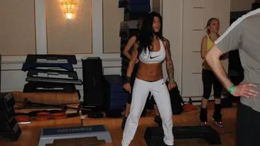 Totul despre antrenoarea lui Marcel Toader! Cum a ajuns Mihaela, o muncitoare in fabrica, sa pozeze nud!