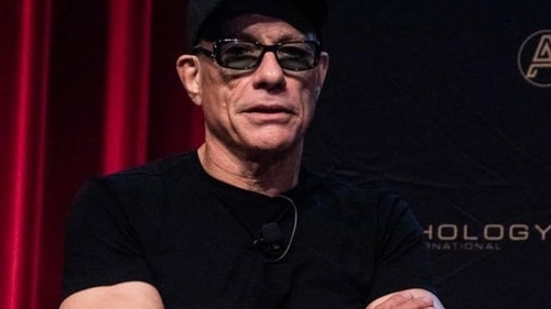 Ce mesaj a trimis Jean-Claude Van Damme pentru români de 1 Decembrie: "Vă iubesc pe toți, toți, toți"