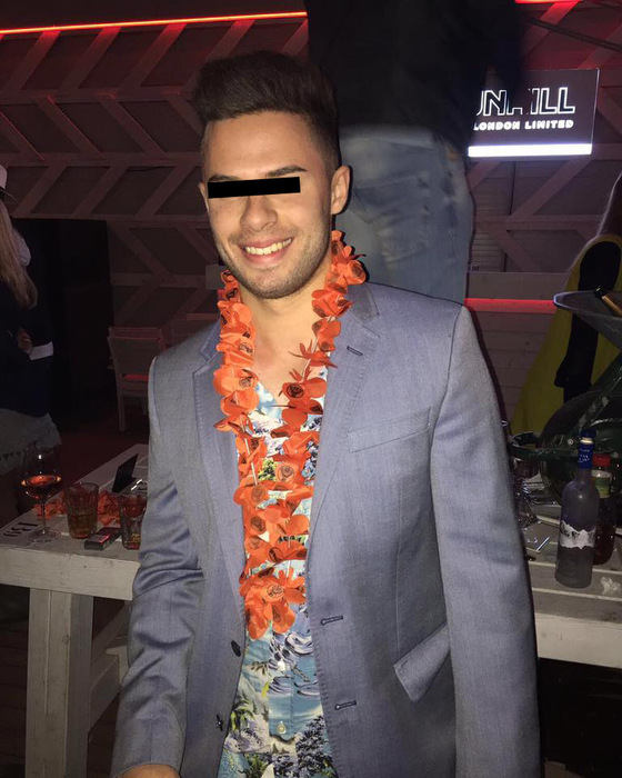 Puştiul de 23 de ani trăieşte în Elveţia