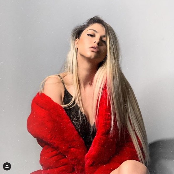 Surpriză pentru Bianca Drăguşanu! Fostul “cumnat” s-a logodit! Viitoarea soție a făcut videochat