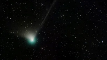 O cometă verde, vizibilă pentru prima dată în 50.000 de ani