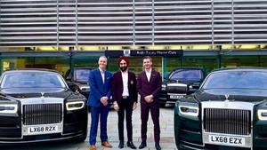 Un miliardar și-a cumpărat 6 Rolls-Royce-uri doar pentru a le asorta cu turbanele sale