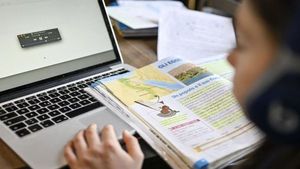 Școlile din București în care vor exista secții de votare se vor închide timp de patru zile! „Orele vor continua online”
