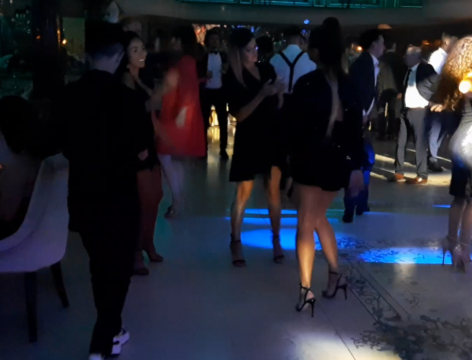 Lora & Ruby, mișcări senzuale pe ringul de dans