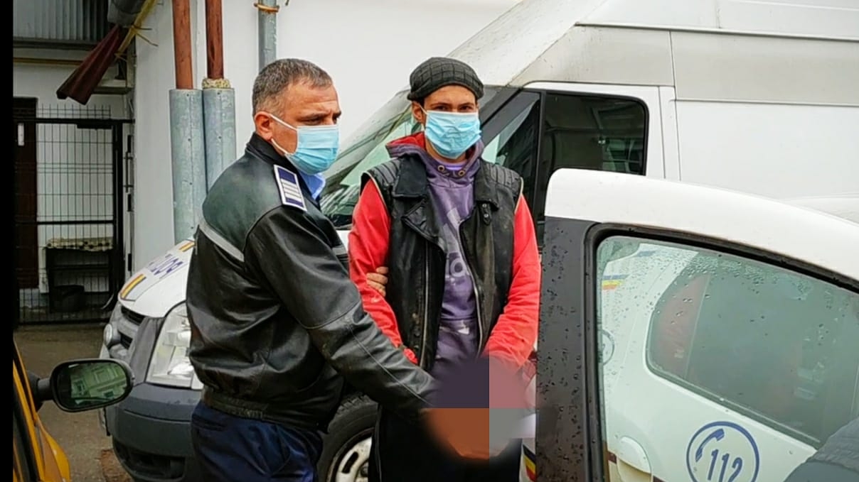Bătrân tâlhărit de un tânăr de 20 de ani. Tupeu fără margini: i-a furat în două rânduri banii