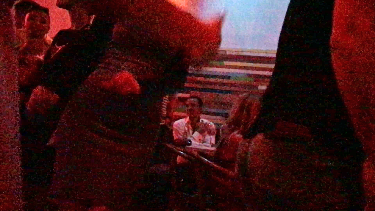 Radu Mazăre s-a distrat în club, alături de un veritabil harem, format din... opt domnişoare!
