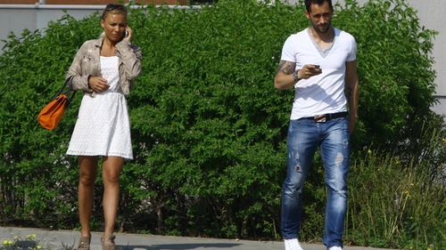 Rapidistii intra in clubul select al fotbalistilor. Emil Dica, prins in ofsaid cu o blonda focoasa