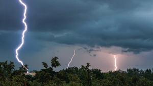 România, sub val de furtuni și ploi. Meteorologii anunță schimbare bruscă a vremii