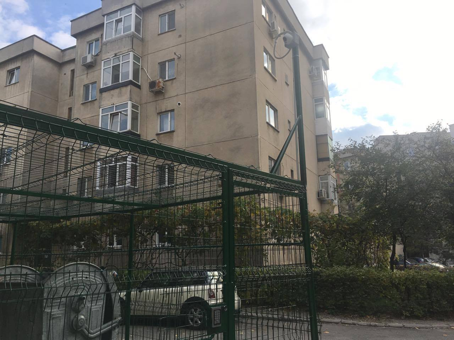 Gunoiul, protejat mai ceva ca un seif