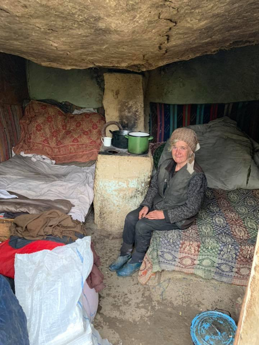Povestea tulburătoare a lui ‘nea Gheorghe. Are picioarele amputate, iar soția lui e surdă. Ce i s-a întâmplat după ani de sărăcie cumplită. În doar 12 zile, viața lui s-a schimbat radical