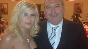 Elena Udrea a optat pentru o rochiţă fără breteluţe în noaptea de Revelion! Îţi place cum i-a stat?Vezi mesajul său pentru noul an
