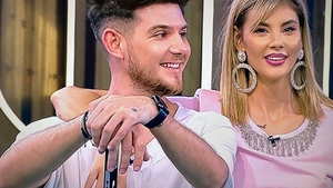 Dovada că asistenta de la „Neatza cu Răzvan și Dani” și Cuza de la „Noaptea Târziu” s-au împăcat! S-au îmbrățișat, în direct, la Tv