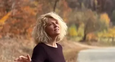 Dana Nălbaru a revenit în muzică! Lansează prima ei piesă, după despărțirea de Hi-Q: „Din dragoste pentru Dumnezeu”