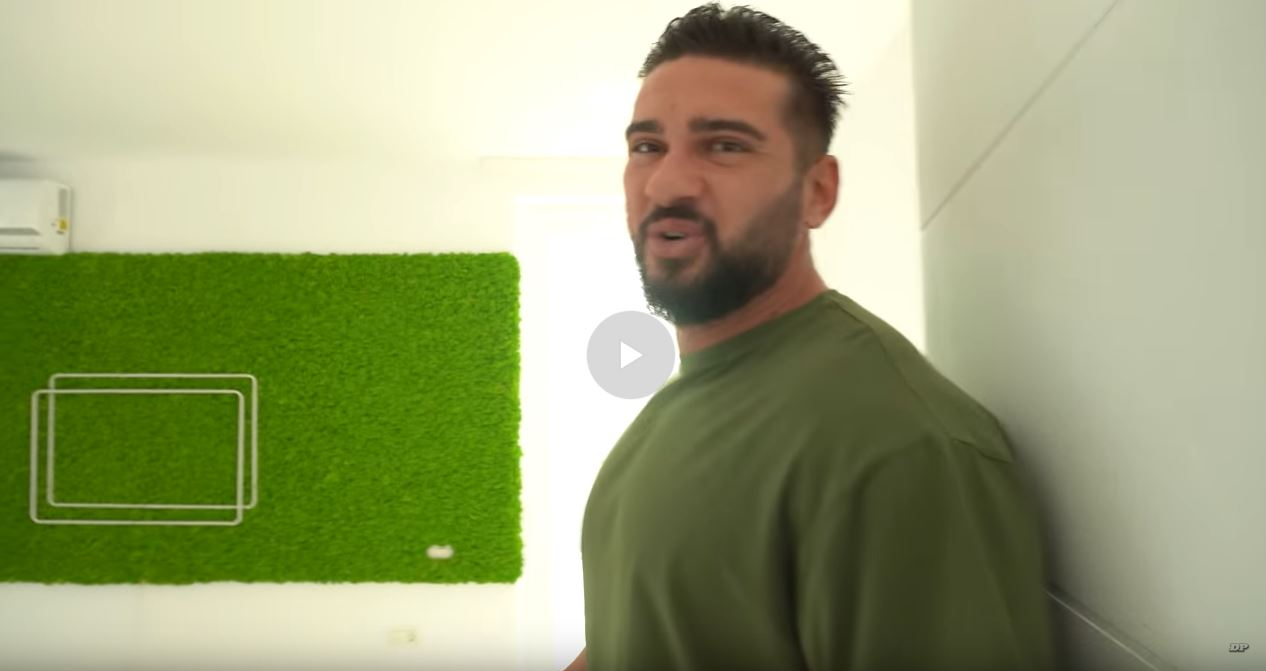 Incredibil! Ce a putut să pună Dorian Popa pe peretele biroului din casa de 300.000 de euro | FOTO