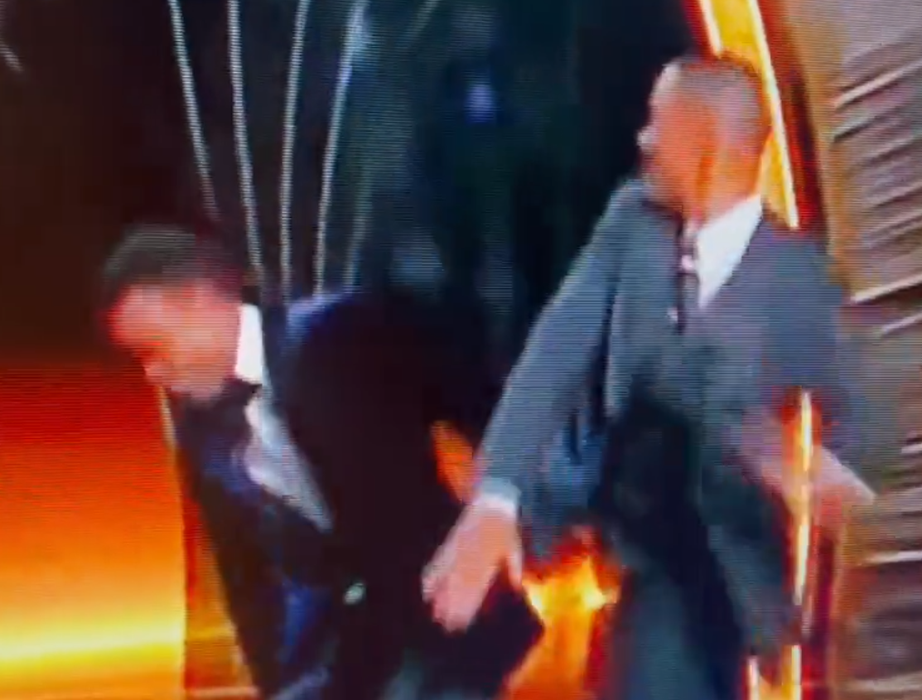 Momentul de la Oscar 2022 pe care nu îl vor uita! Will Smith l-a lovit pe Chris Rock pe scenă, după o glumă făcută pe seama soției