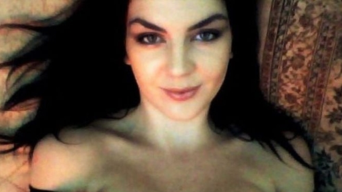 O mamă beată, în vârstă de 26 de ani, și-a strivit bebelușul după ce a adormit peste el!