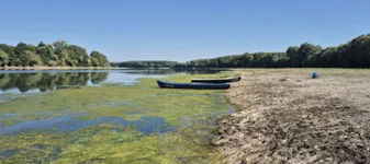Doi neozeelandezi au pedalat pe lângă Dunăre „de la izvor până la mare” și au documentat cea mai mare problemă din această vară