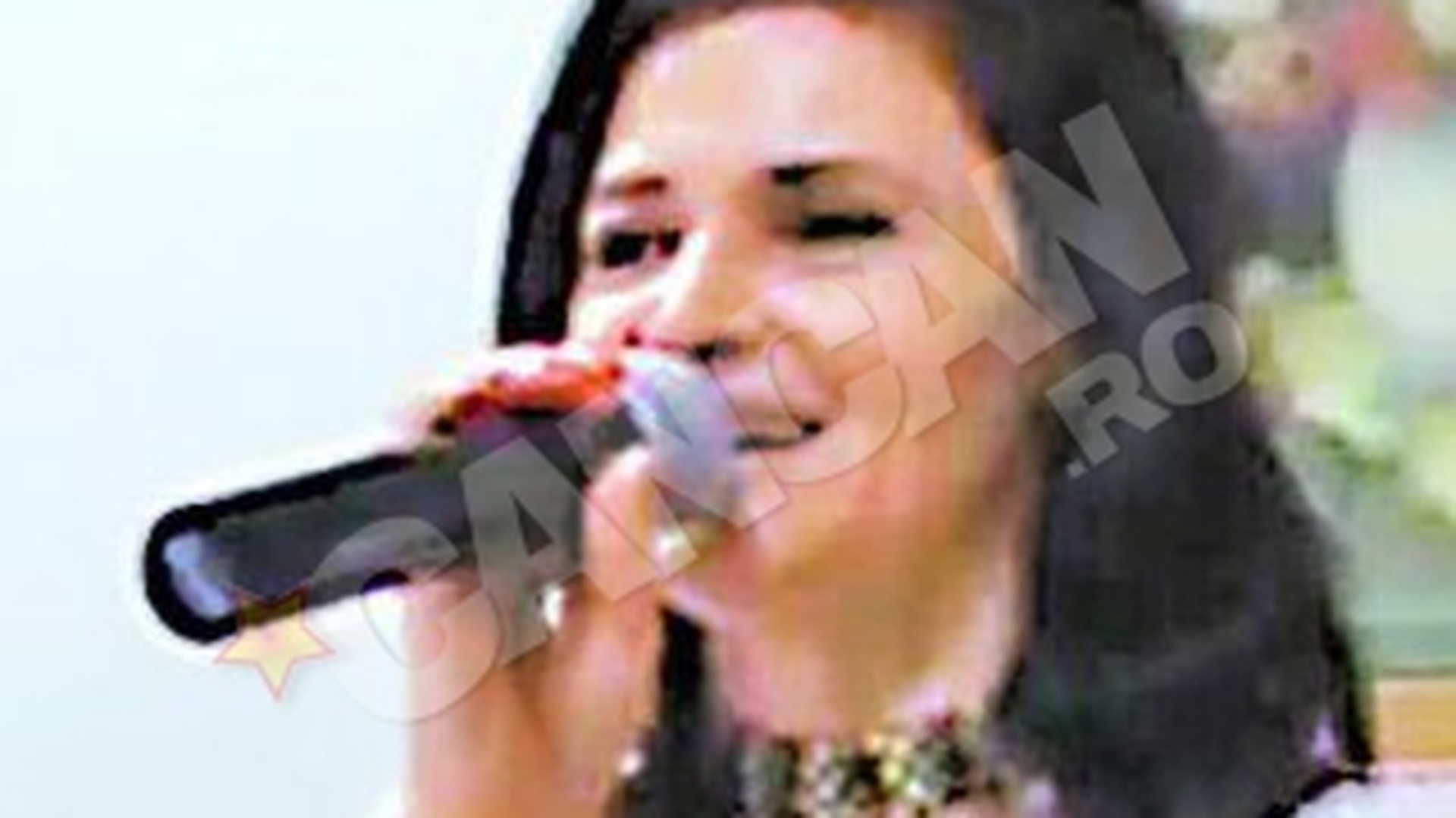 Interpreta de muzica populara Viorica Ciotoi si-a gasit sfarsitul intr-un fel bizar! Au gasit-o moarta, goala si ingenuncheata