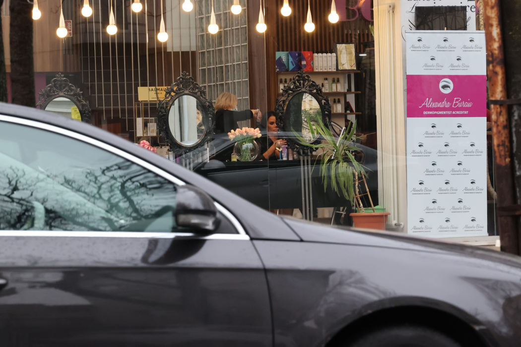 Fosta asistentă TV s-a răsfățat la salon (Foto: CANCAN.RO)