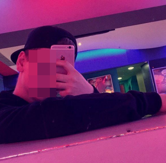 Băiatul are aproape 400.000 de fani pe Instagram