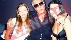 Roberto Cavalli, servit de romance cu un dans pe mese