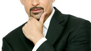 Aurelian Temisan face Revelionul la mare. Va canta live, timp de 130 de minute, intr-un club din Mamaia