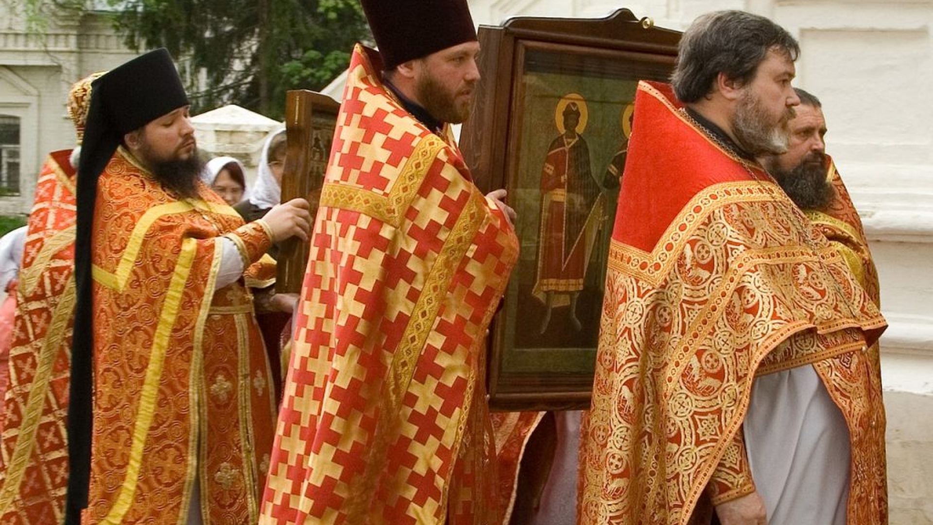 Semnificația viselor. Ce înseamnă, de fapt, dacă visezi un preot sau un călugăr