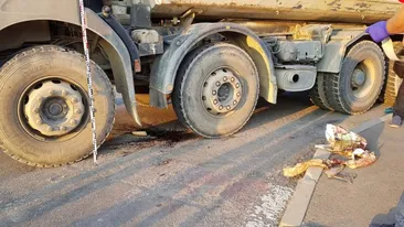 Moarte cumplită. O femeie din județul Dolj, ucisă de un utilaj în timp ce încerca să traverseze strada