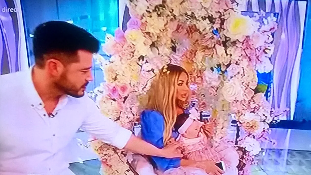 Bianca Drăguşanu, prima apariţie în direct după botezul Sofiei! Vedeta a venit la TV cu fetiţa ei şi cu Victor Slav