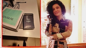 Bianca din Iași a cumpărat zilele trecute un parfum Bleu de Chanel, de 492 de lei, din mall. Când a ajuns acasă și a desfăcut cutia, să leșine. Ce era, de fapt, în sticluță